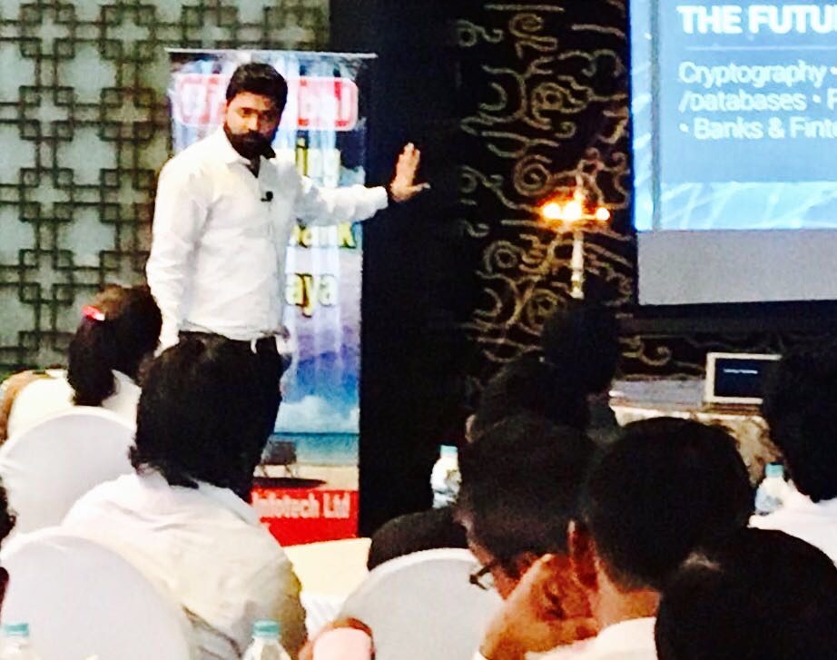 Kabeer Ji Maharaj presenting on future technology to an audience